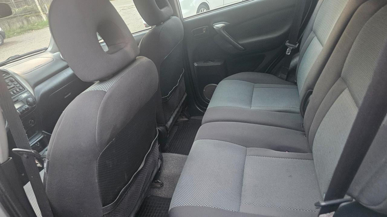 Toyota RAV 4 RAV4 2.0 Tdi D-4D cat 5 porte Sol