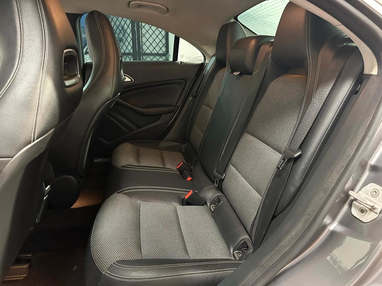 Mercedes-benz CLA 180 CDI Premium