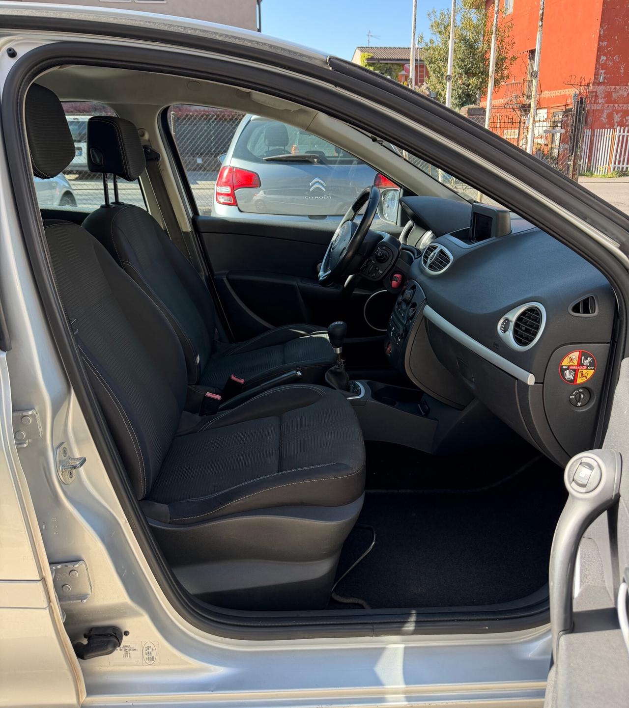 Renault Clio 1.2- Neopatentati- 5porte-garanzia 12mesi
