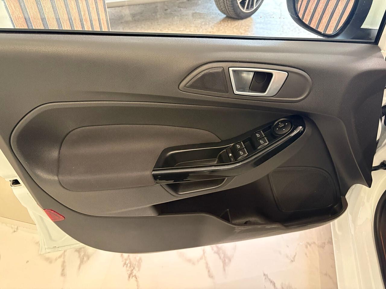 Ford Fiesta 1.5 TDCi 75CV 5 porte Titanium
