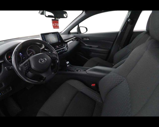 TOYOTA C-HR 1.8 Hybrid E-CVT Business