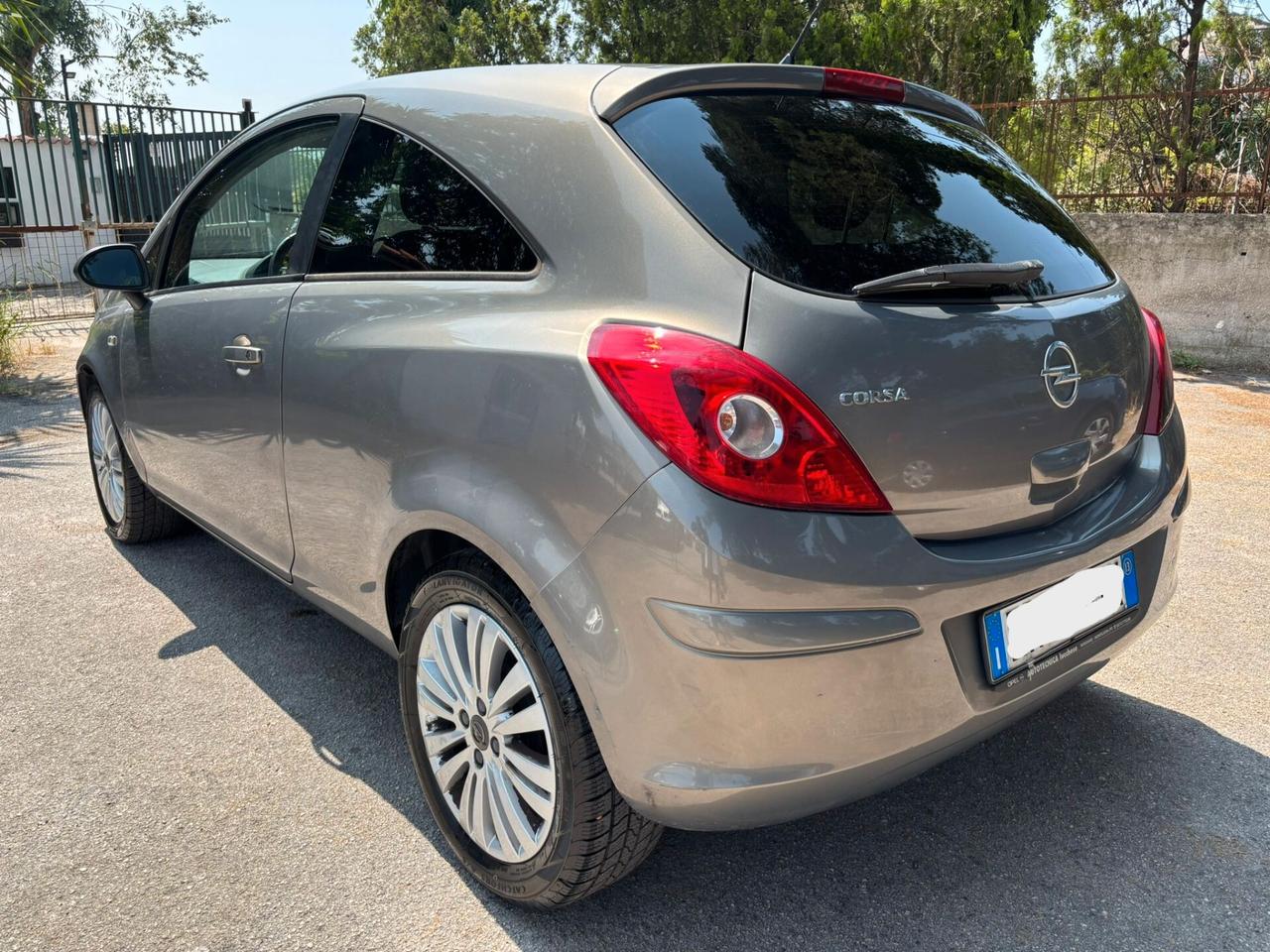 OPEL CORSA 1.2 GPL Tech 3p - 2013