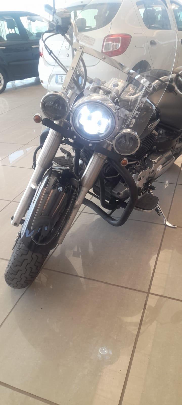 Yamaha XVS 1100 Drag Star