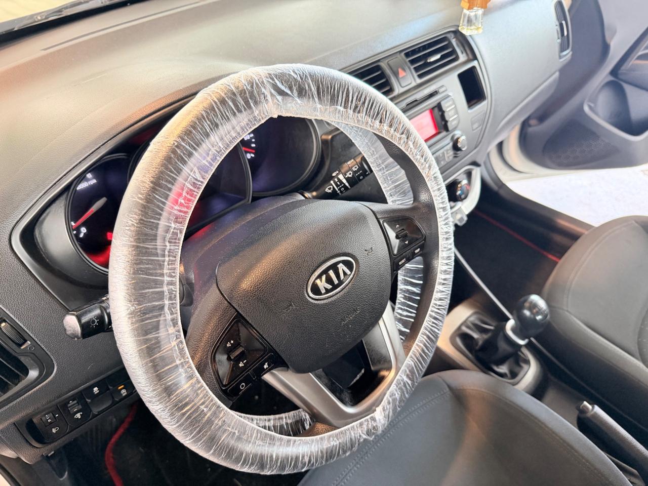 Kia Rio 1.1 CRDi WGT 5p. Neopatentati