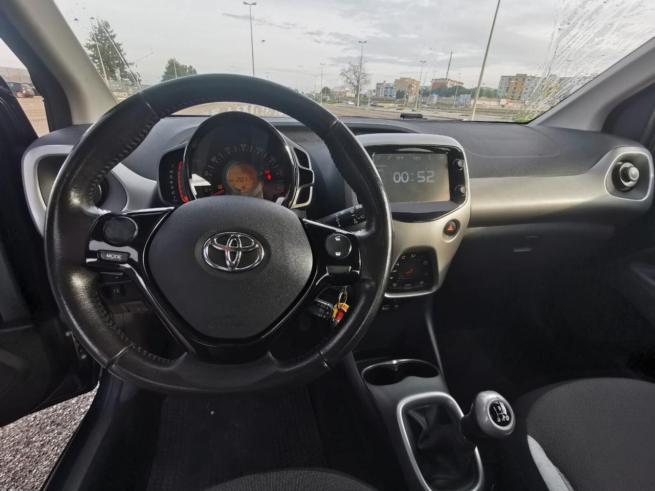 Toyota Aygo 1.0 VVT-i 69 CV 5P. x-wave