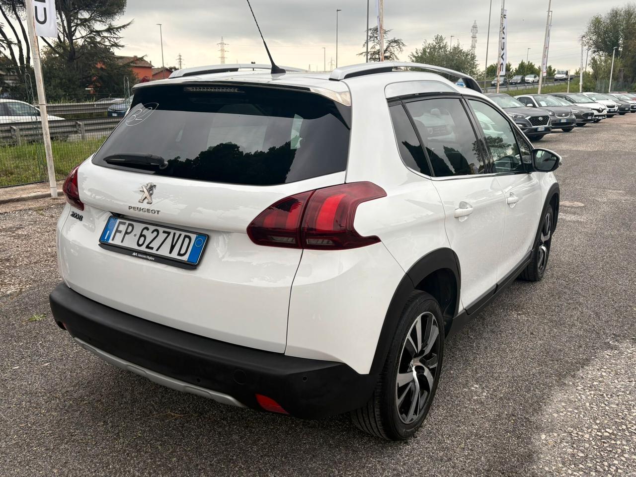 Peugeot 2008 BlueHDi 100 S&S Allure