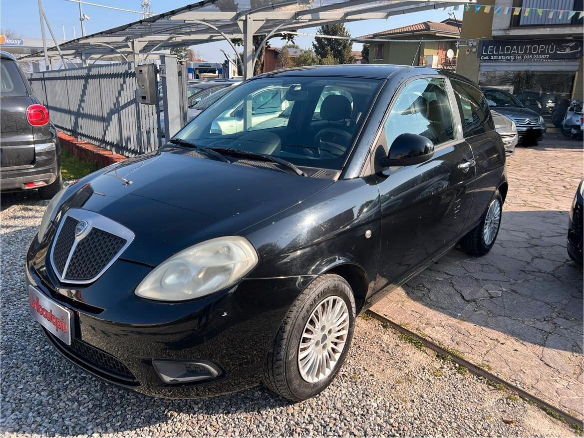 Lancia Ypsilon 1.4 Argento Ecochic GPL