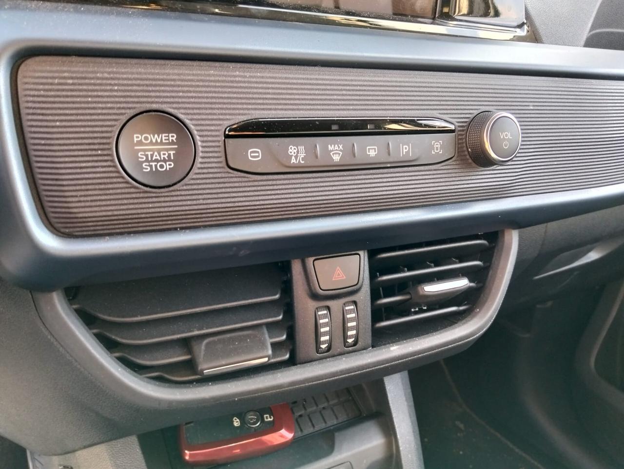 Ford Tourneo Courier 1.0 EcoBoost 2025 SINISTRATO