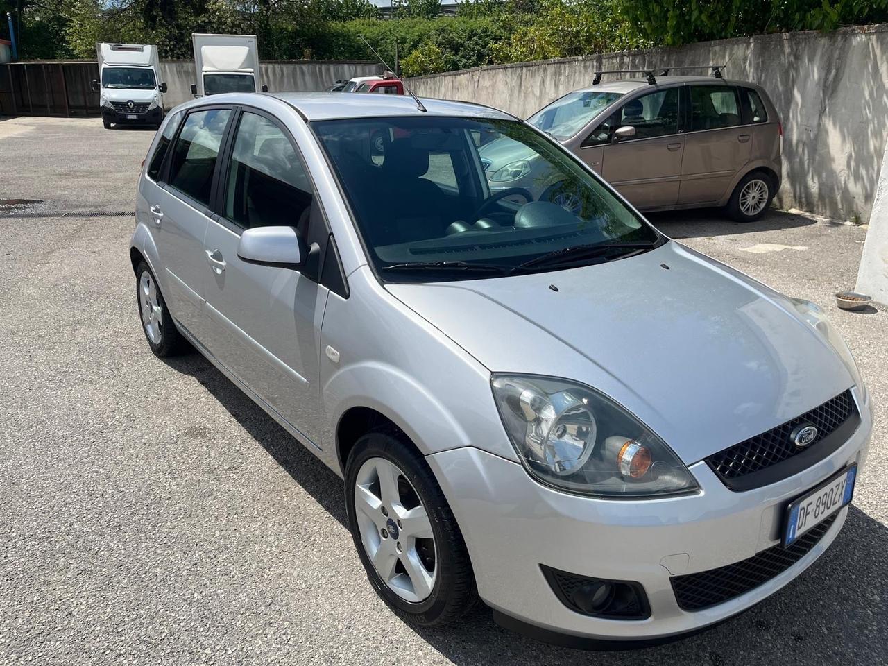 Ford fiesta 5 P-1.4 tdci- km 90000-2007