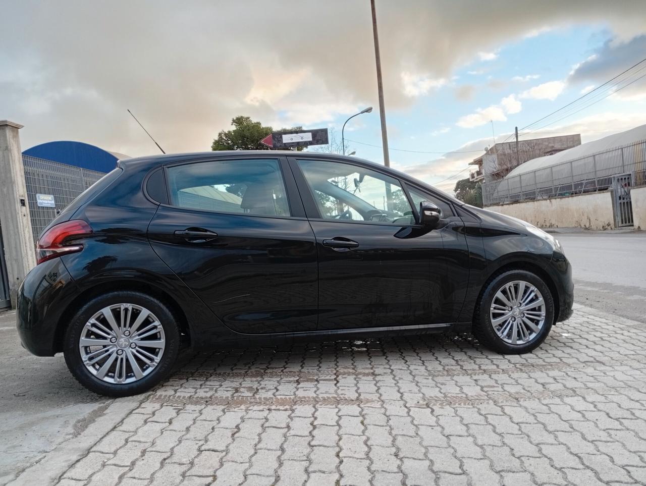 Peugeot 208 BlueHDi 75 S&S 5 porte Active