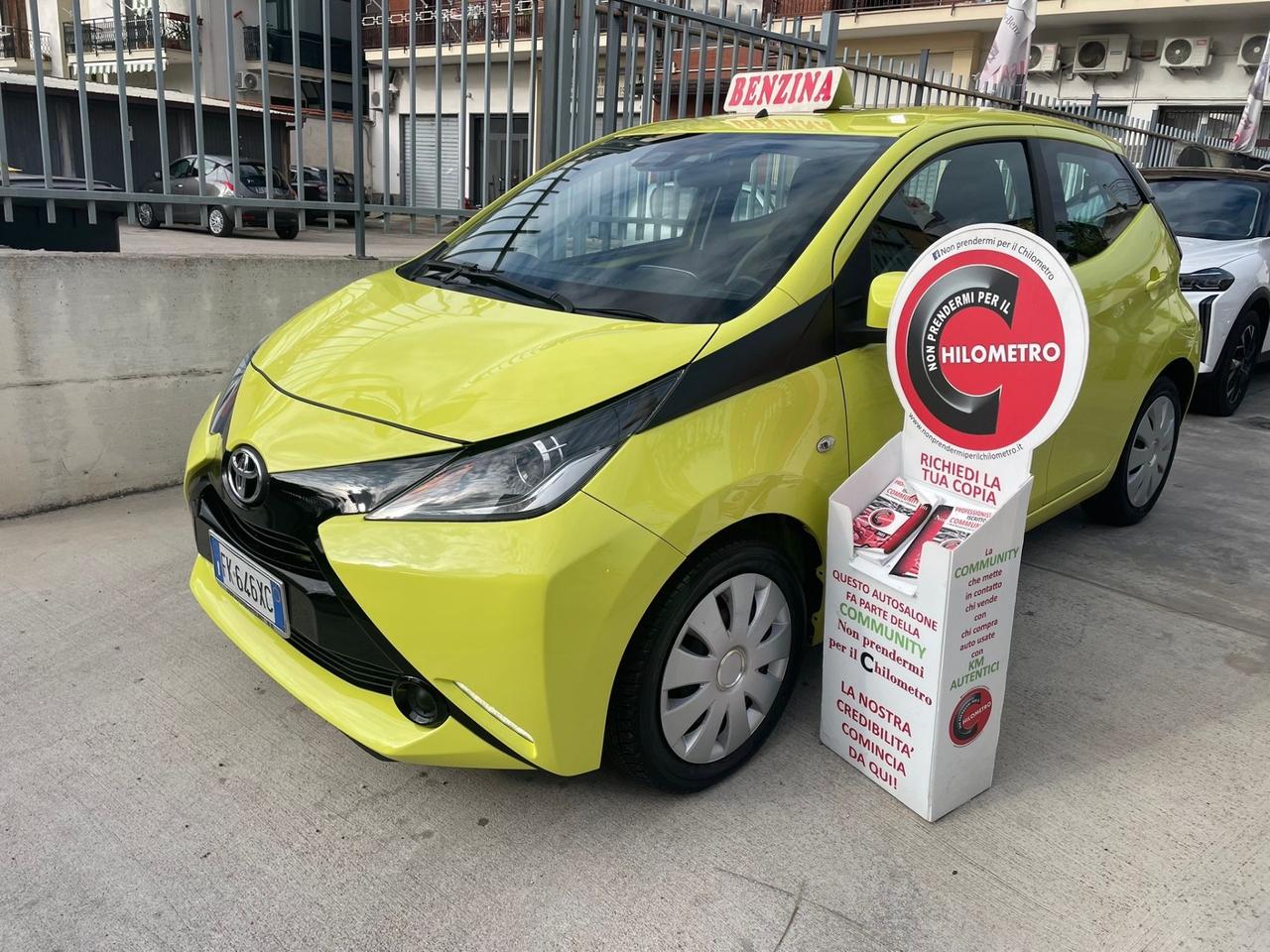 Toyota Aygo 1.0 VVT-i 69 CV 5 porte x-business