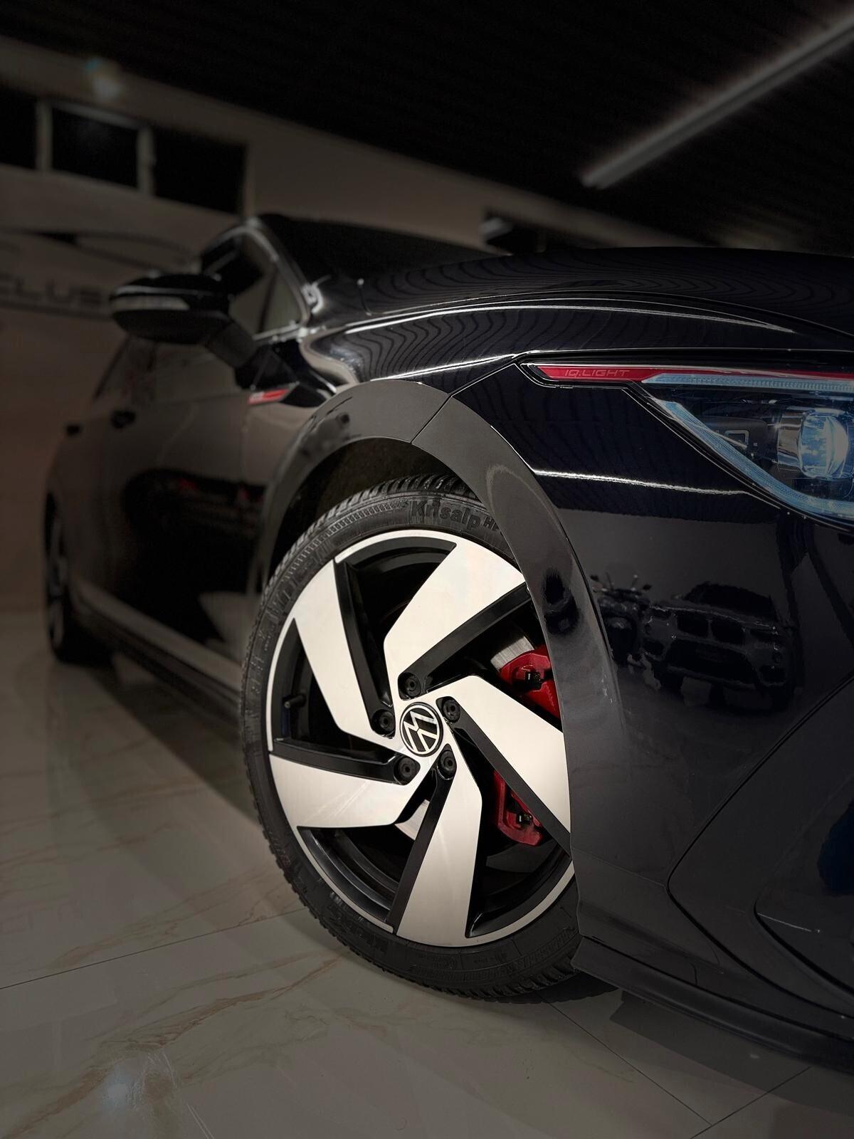 Volkswagen Golf GTI 2.0 TSI