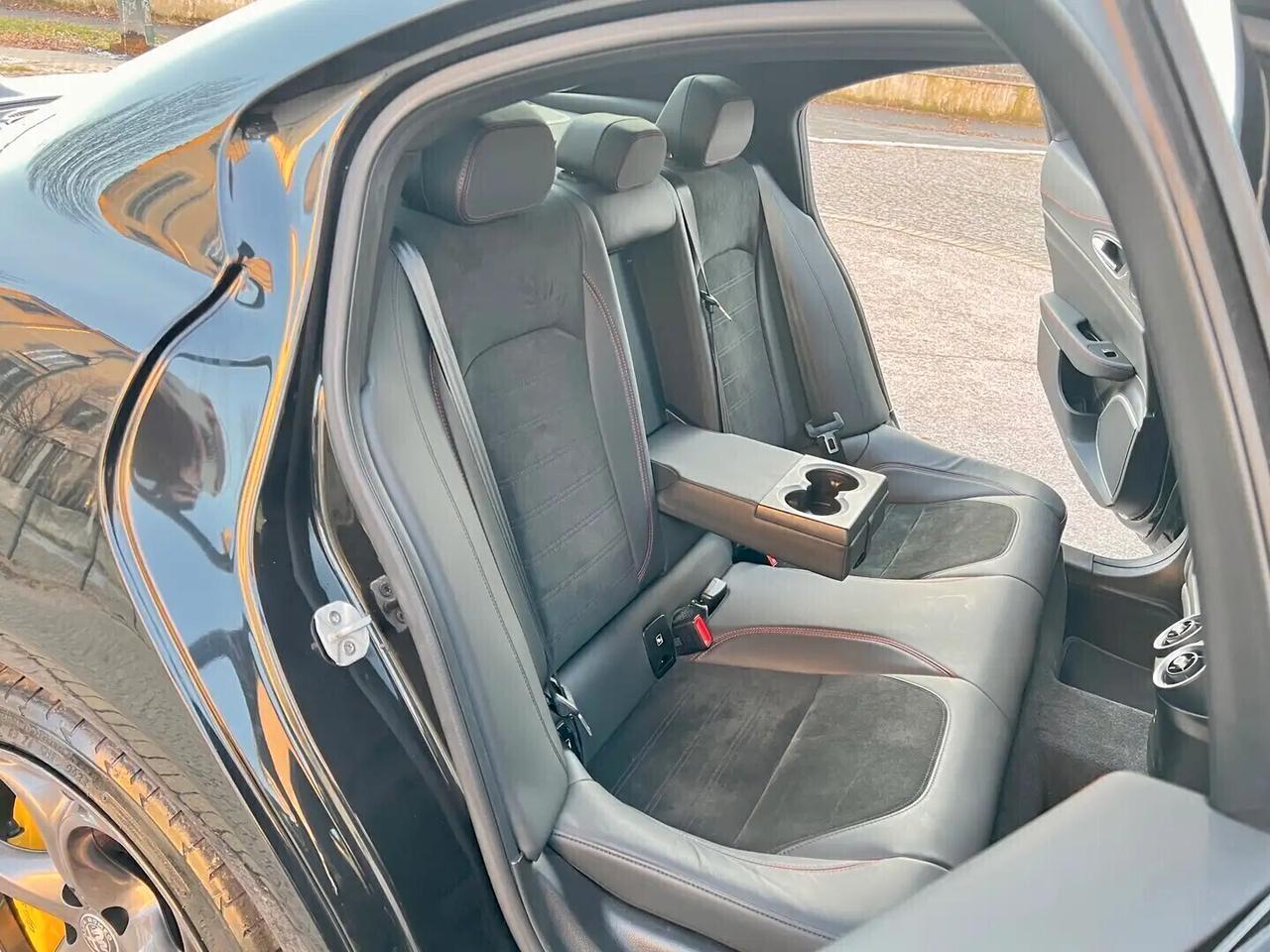 Alfa Romeo Giulia 2.9 T V6 AT8 Quadrifoglio