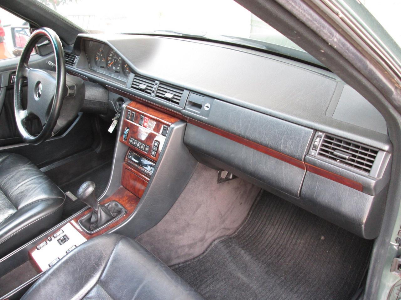 Mercedes-benz 300 CE-24 cat Coupé