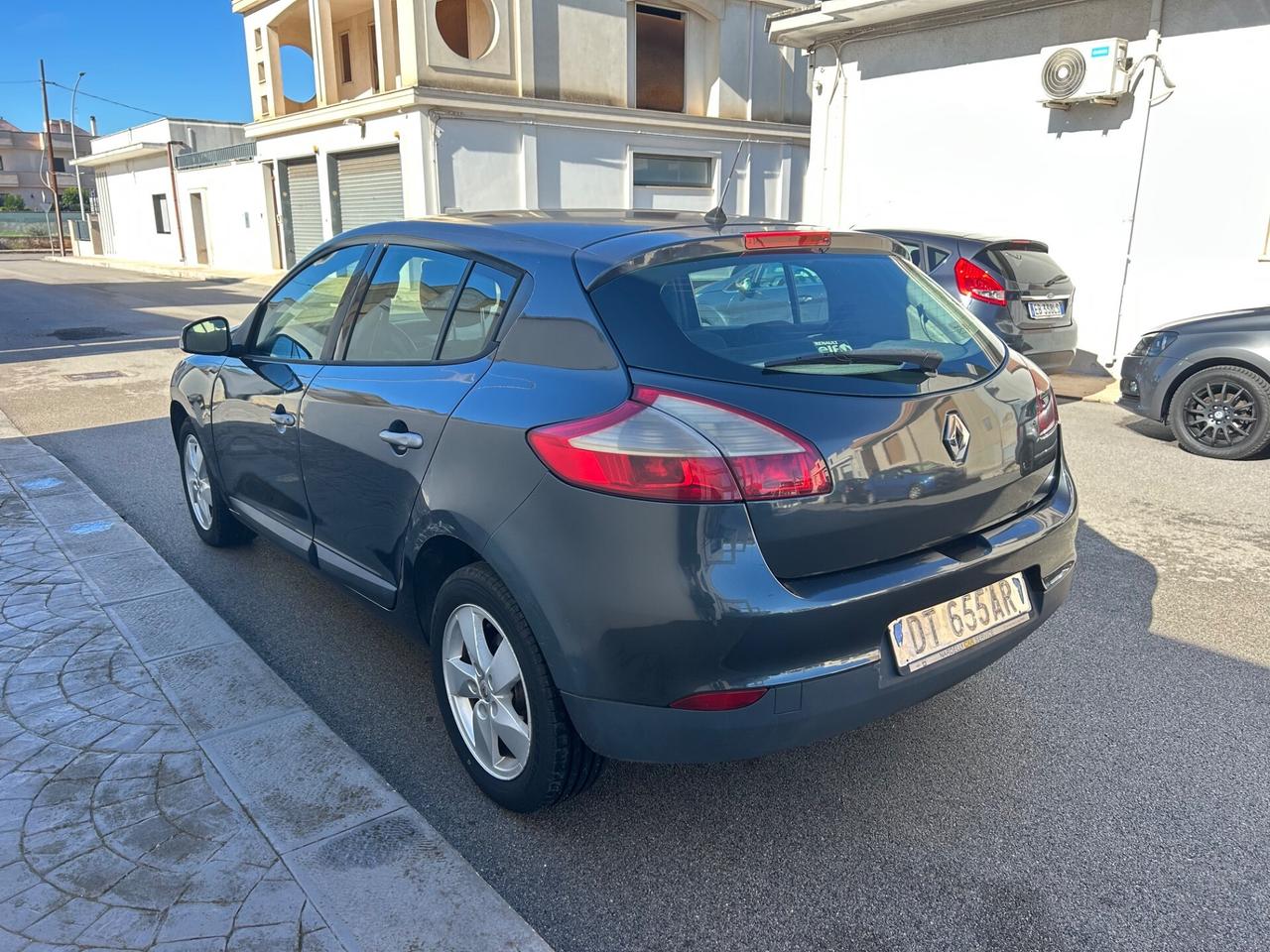 Renault Megane BERLINA 1.5 DCI 110Cv-2009