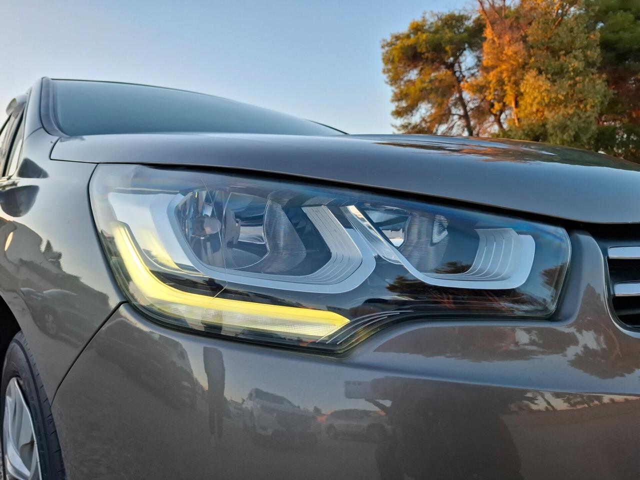 Citroen C4 1.6 HDi 90cv *NAVY-LED-PARK*