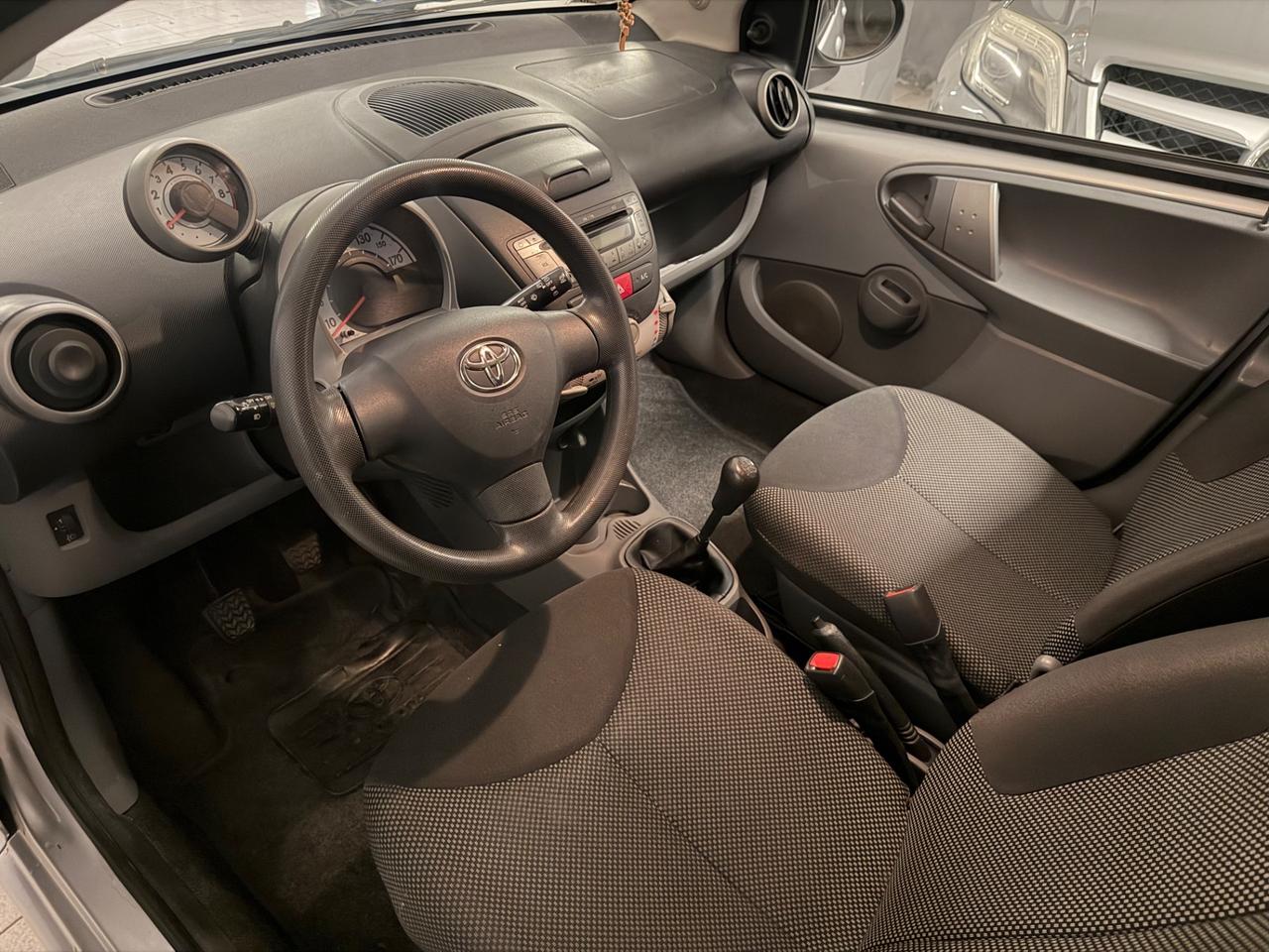 Toyota Aygo 1.0 12V VVT-i 5 porte Now Connect