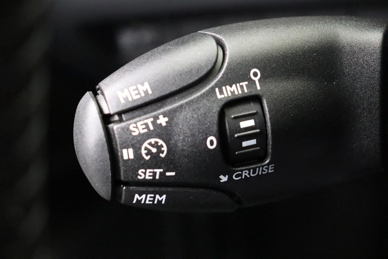 Peugeot 2008 1.2 turbo Allure 100cv IN PROMO