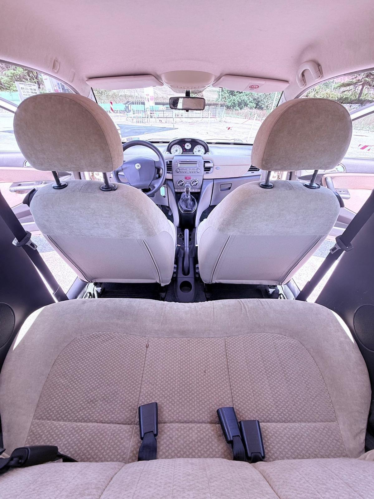 Lancia Ypsilon 1.2 benzina Ok neopatentati