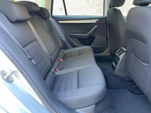 SKODA Octavia SW 1.6 TDI 115CV DSG NAVIGATORE SENSORI PARCHEGGIO