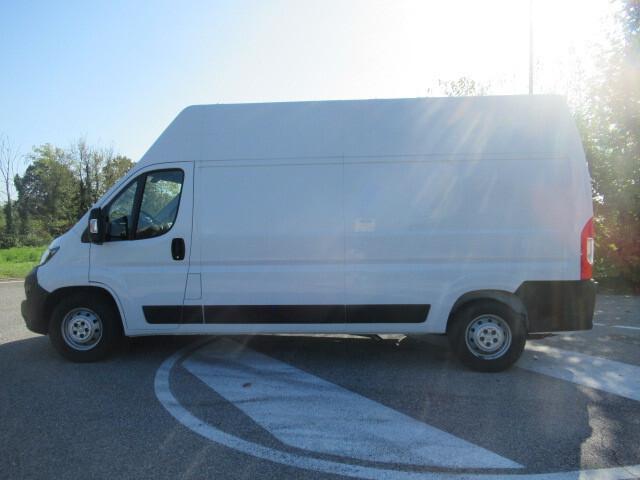 Fiat Ducato MAXI SUPERALTO con SPONDA IDRAULICA