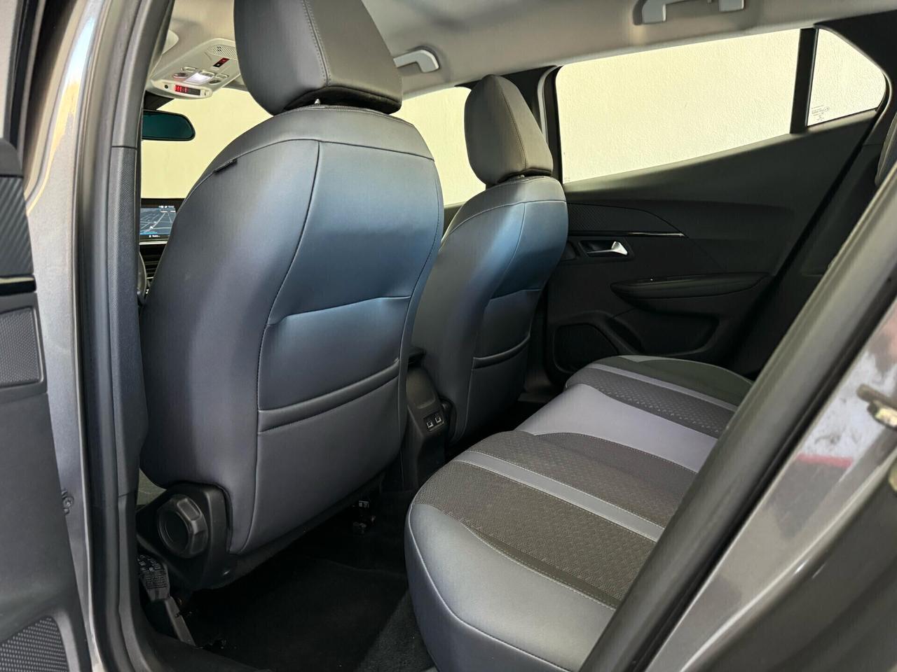 Peugeot 2008 BlueHDi 100 S&S Allure Navi Pack