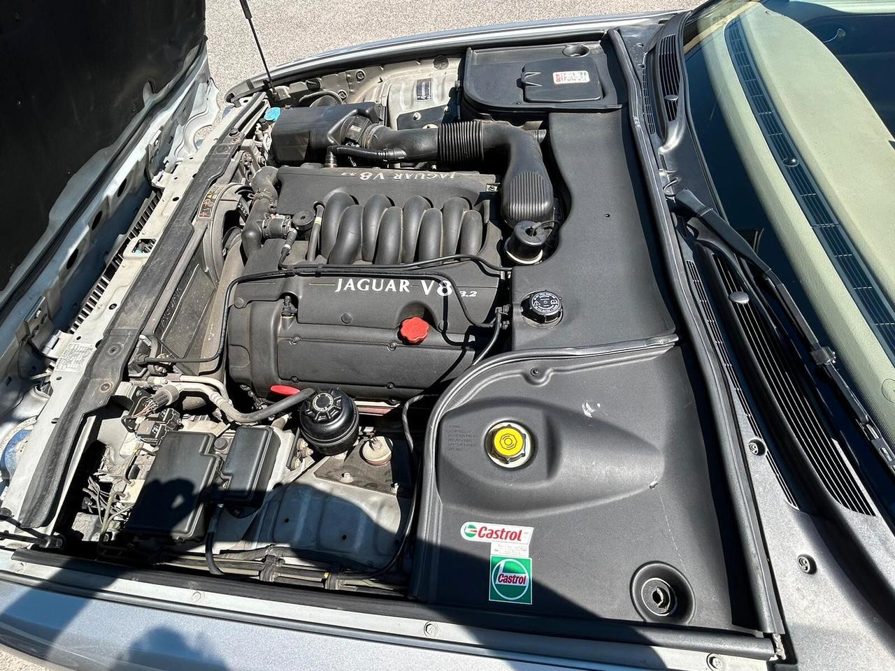 Jaguar XJ XJ8 3.2 cat