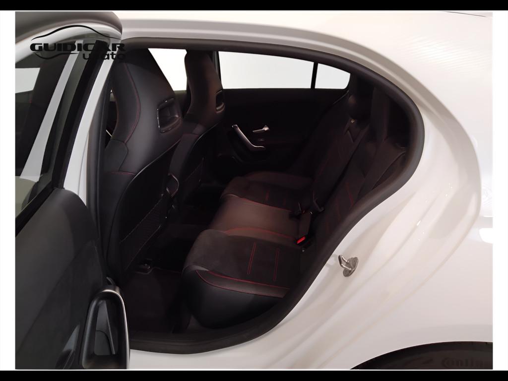 Mercedes-Benz Classe A - W177 2018 - A 180 d AMG LINE Premium