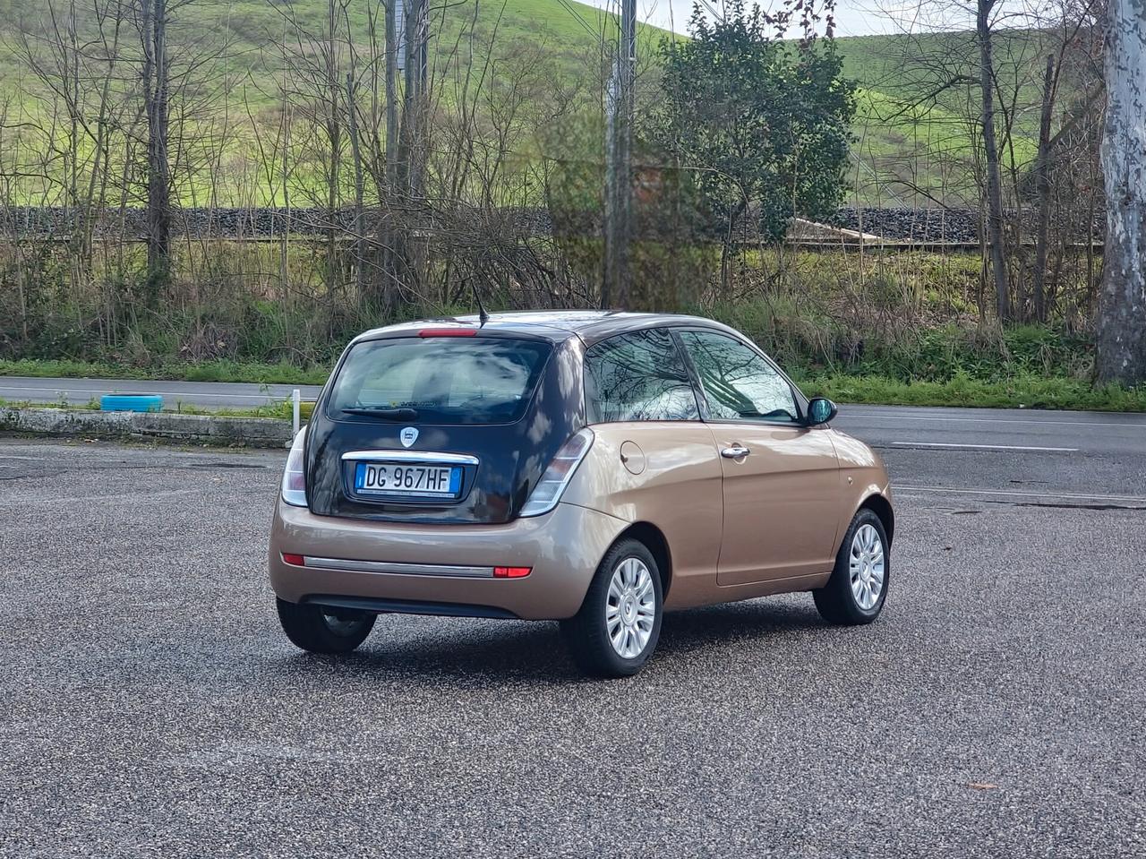 Lancia Ypsilon 1.2 Argento 60CV E5 Benzina Manuale NEO