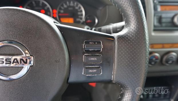 NISSAN Pathfinder 2.5 dCi LE