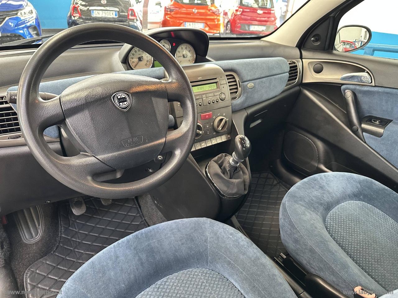 LANCIA Ypsilon 1.2 Argento NEOPATENTATI