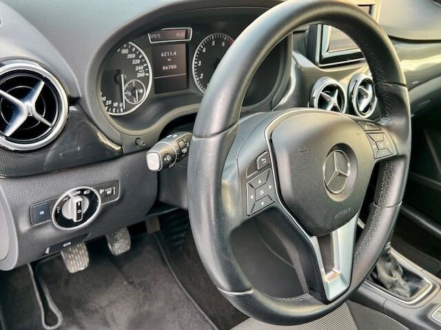 Mercedes-Benz B 180 BlueEFFICIENCY 2012