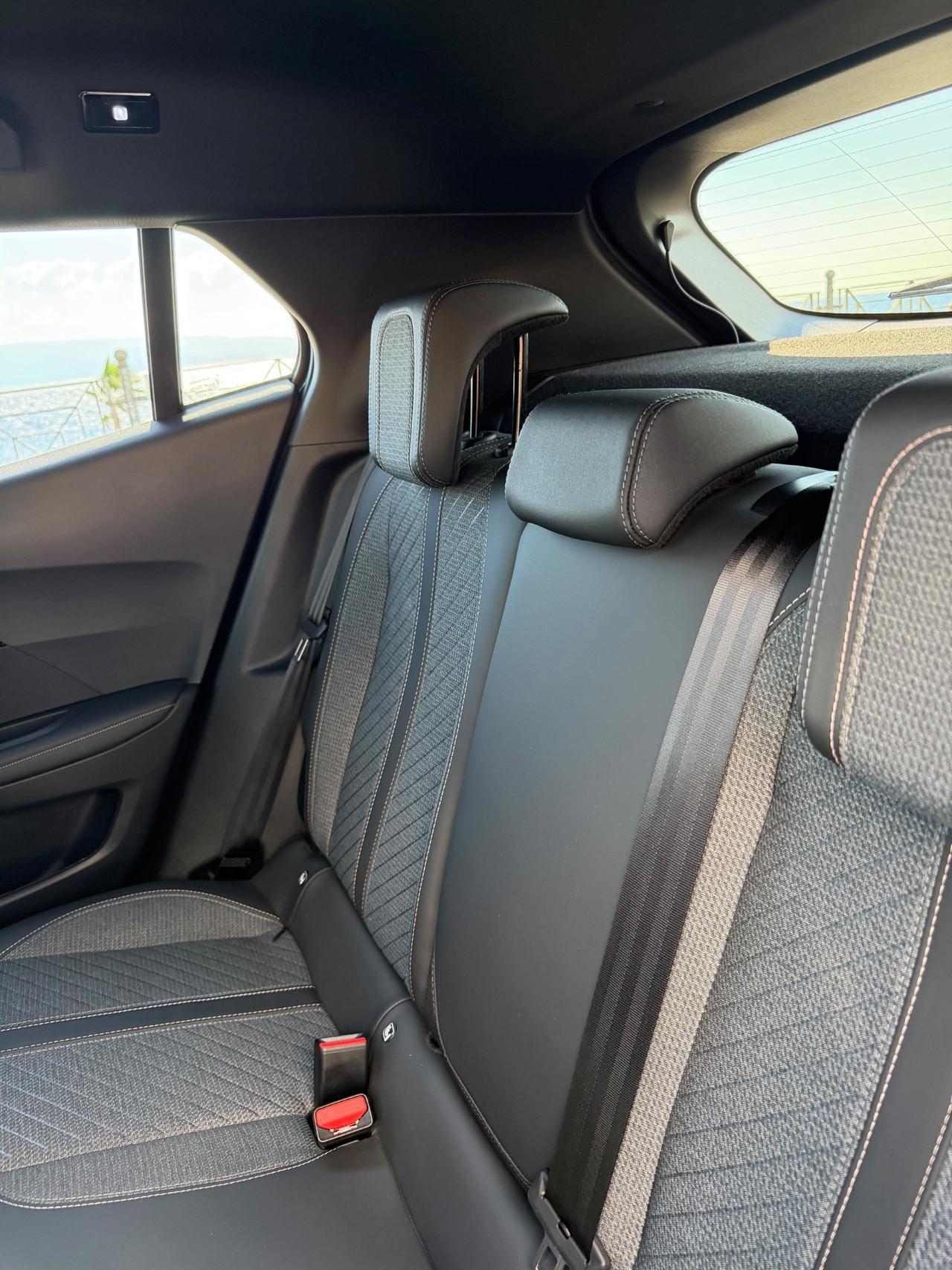 Peugeot 2008 PureTech 100 S&S Allure full optional