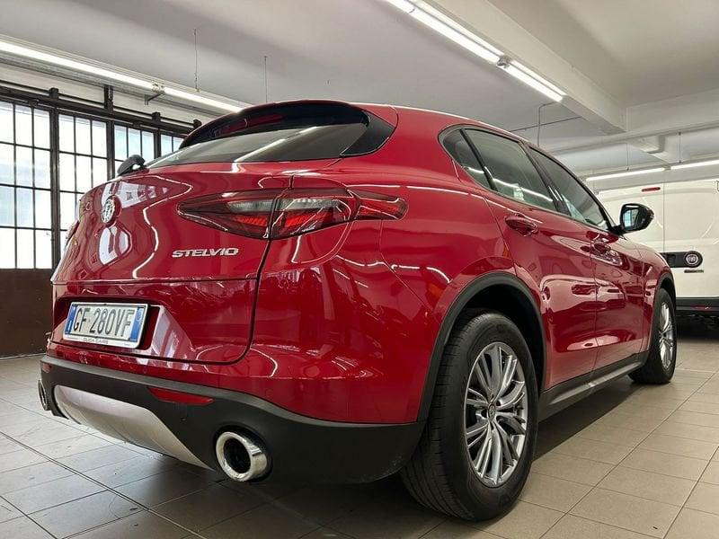 Alfa Romeo Stelvio 2.2 Turbodiesel 160 CV AT8 RWD