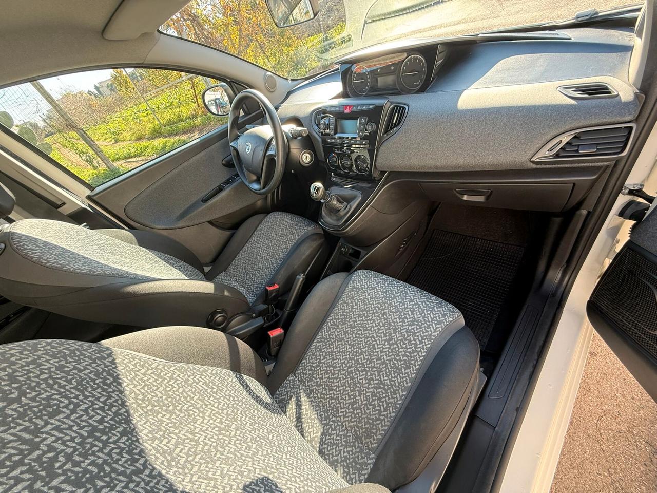 Lancia Ypsilon 1.0 FireFly 5 porte S&S Hybrid Ecochic Gold