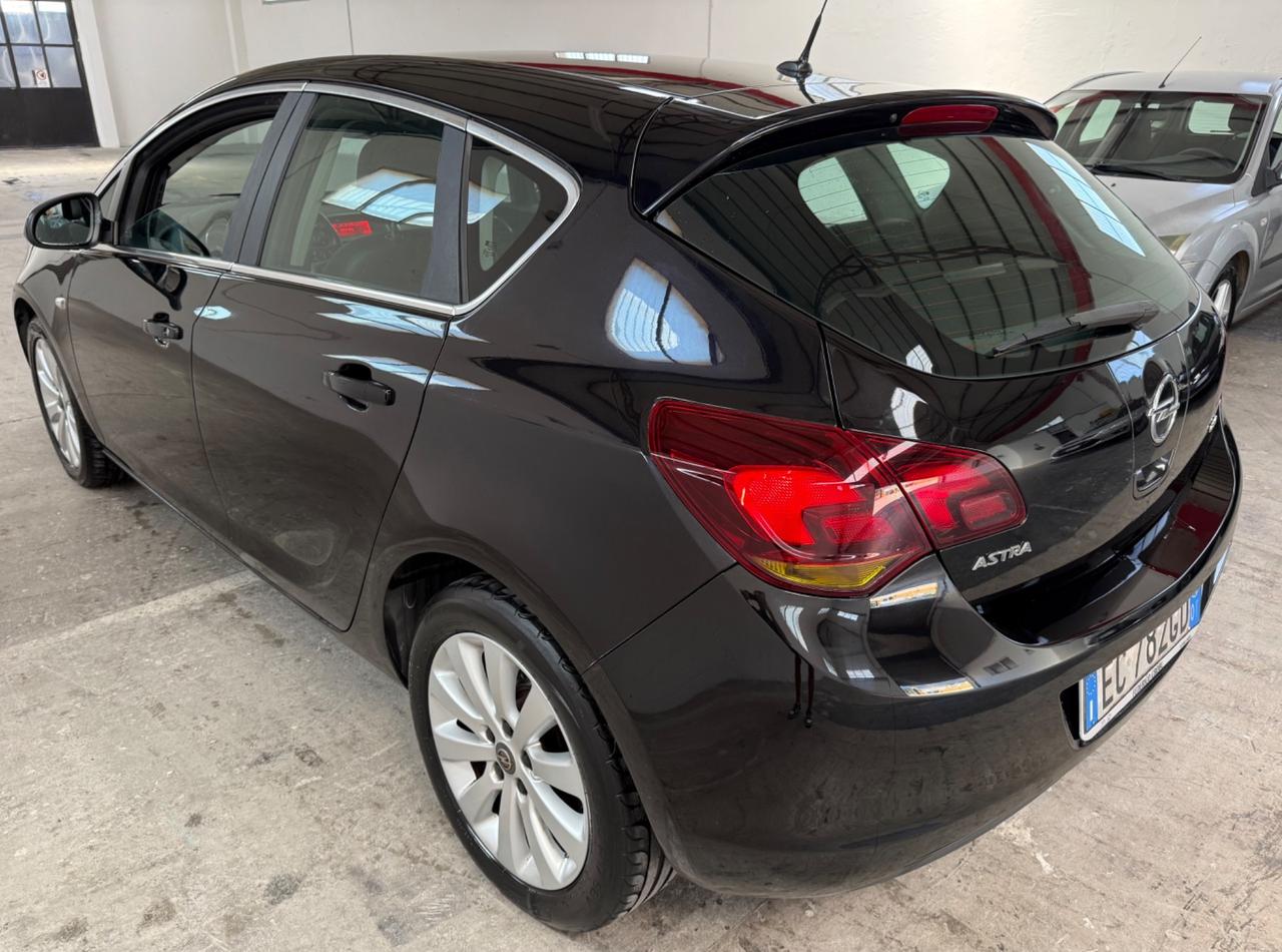 Opel Astra 1.7 CDTI 125CV 5 porte Cosmo - 2010