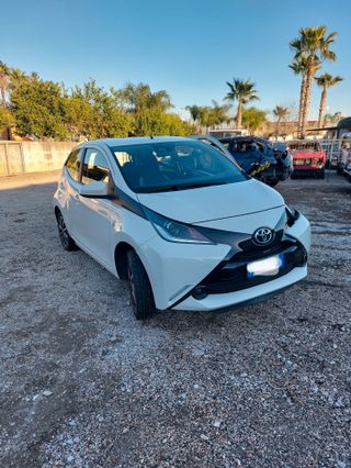 Toyota Aygo 1.0 VVT-i 69 CV 5 porte x-cool TSS MMT