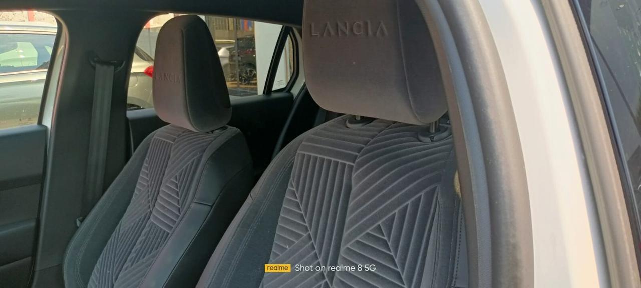 Lancia Ypsilon Hybrid e-DCT LX