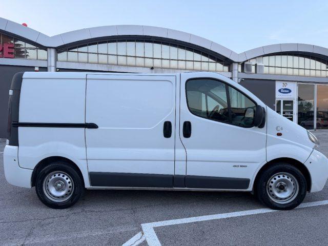 RENAULT Trafic T27 1.9 dCi/100 GANCIO TRAINO