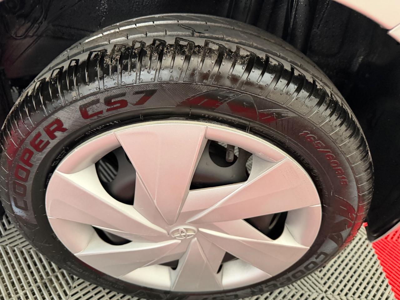 Toyota Aygo 1.0 VVT-i 69 CV 5 porte x-wave