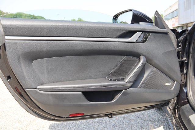 PORSCHE 911 992 Carrera 4 Cabriolet