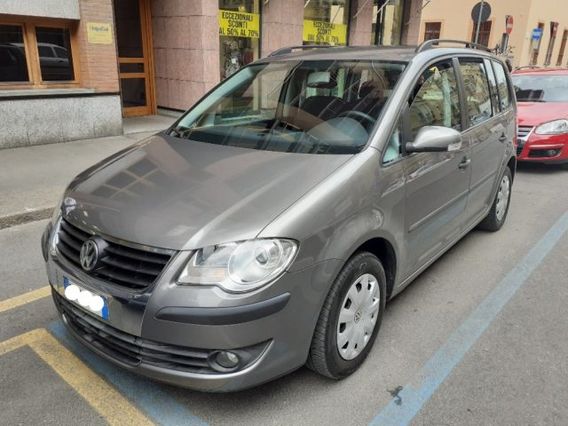 VOLKSWAGEN Touran 1.6 Conceptline Bifuel G
