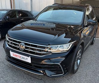 Volkswagen Tiguan 2.0 TDI 150 CV SCR DSG R-Line interno ed esterno