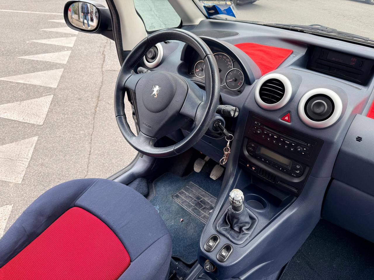 Peugeot 1007 1.4 73cv Mega tagliando!!! Porte elettriche