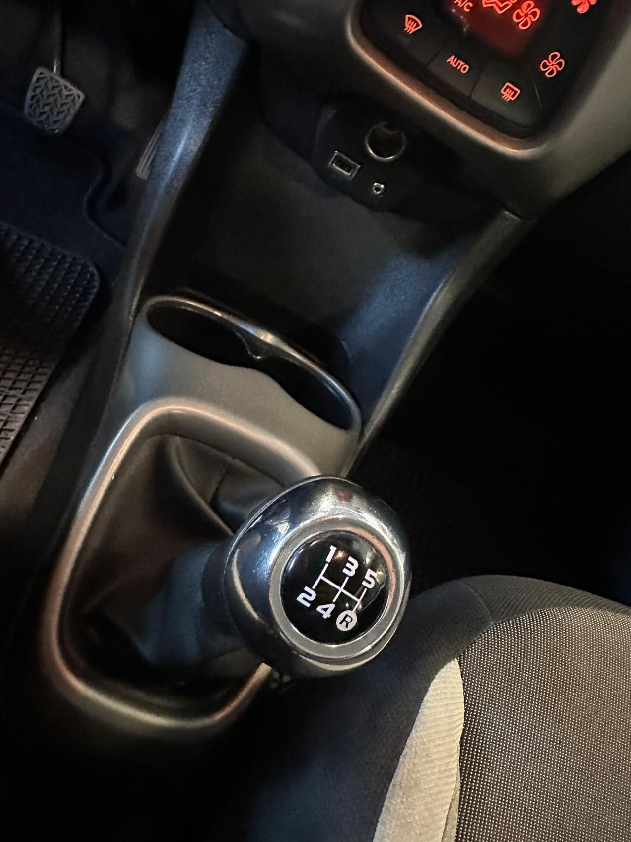 Toyota Aygo 1.0 VVT-i 69 CV 3 porte x-clusiv