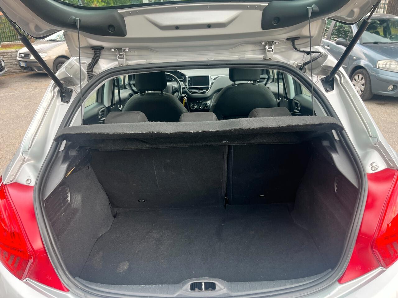 Peugeot 208 PureTech 82 5 porte Allure