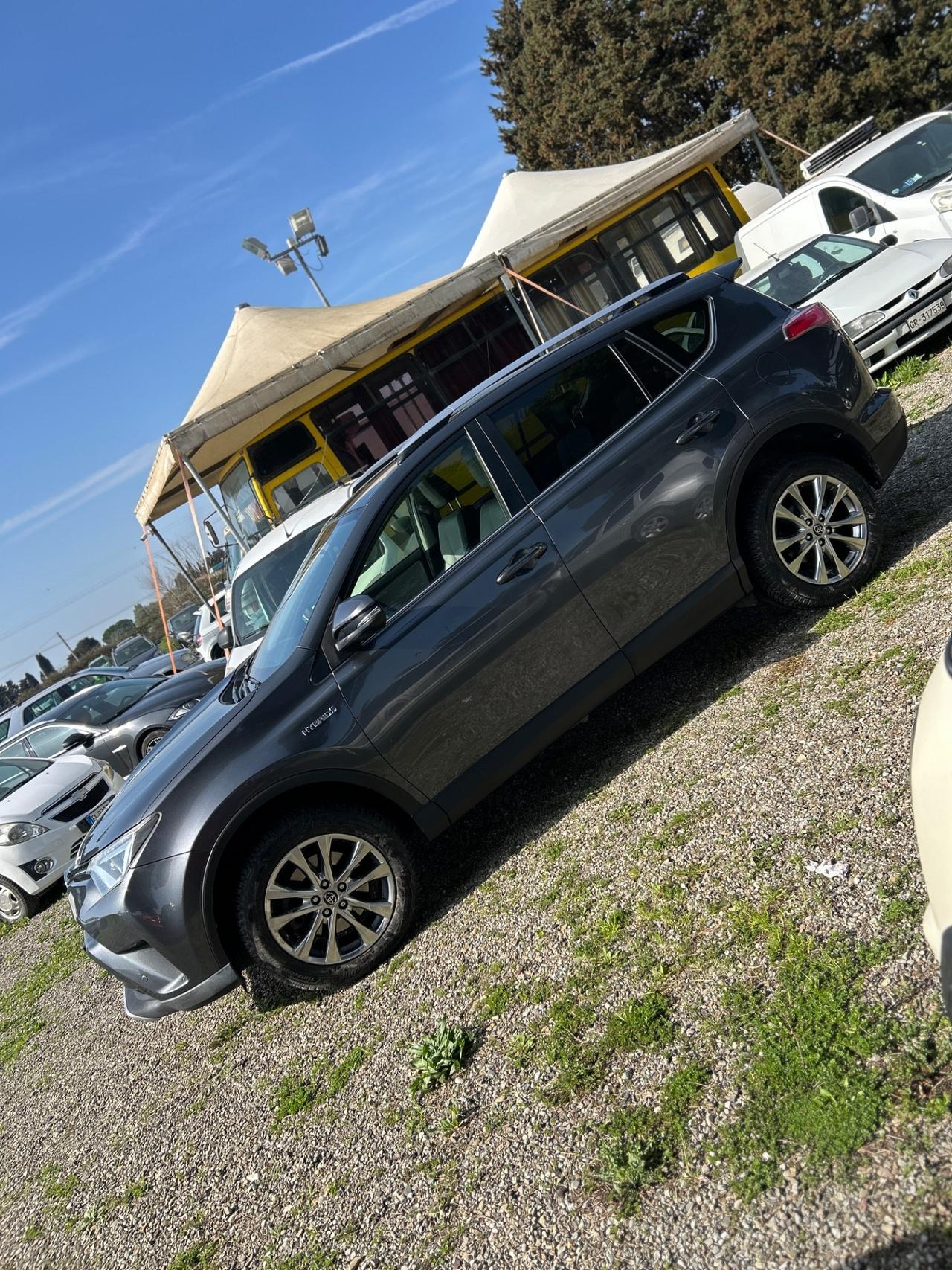 Toyota RAV4 2.5 Hybrid 2WD*NAVI*PELLE*RETROCAMERA*