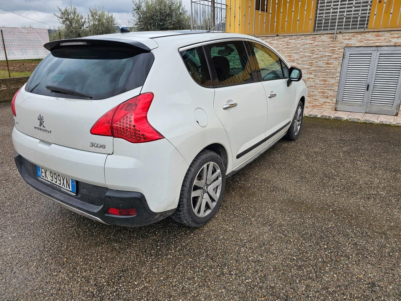 Peugeot 3008 HYbrid4 99g BATTERIA ROTTA