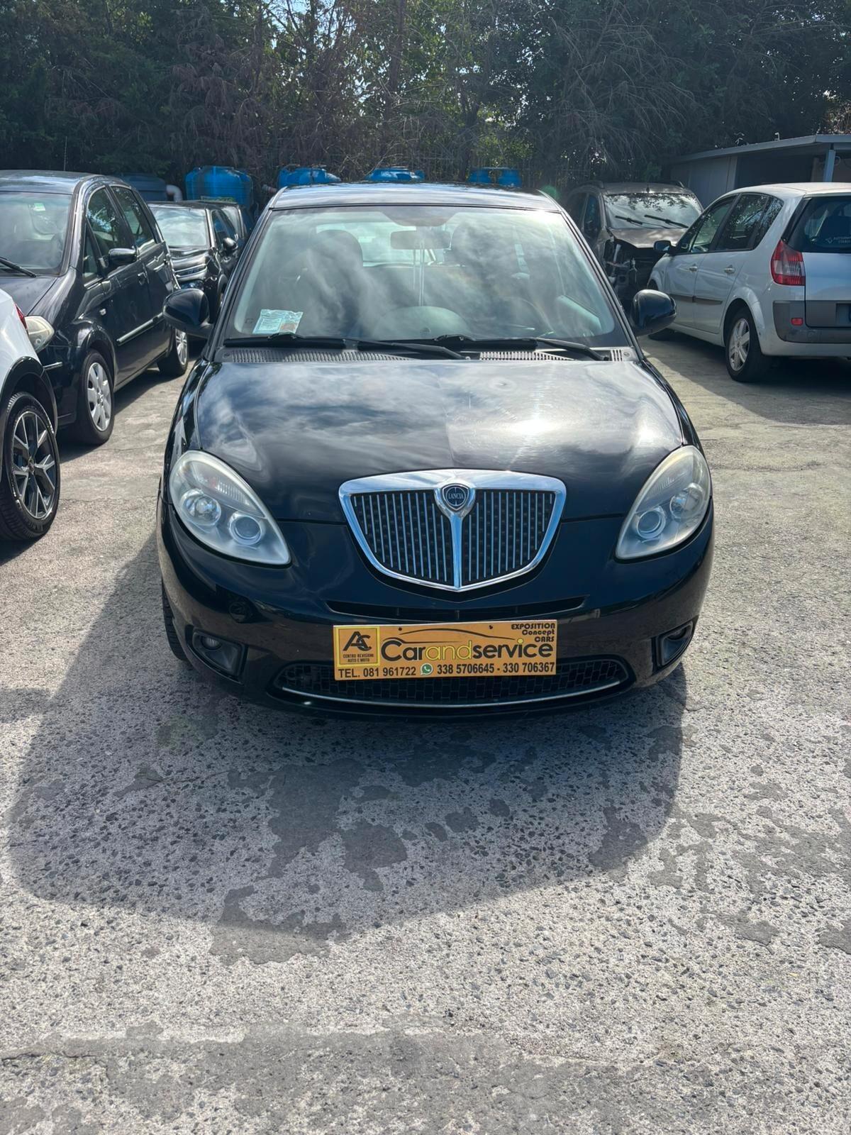 Lancia Ypsilon 1.3 MJT 75 CV Unyca