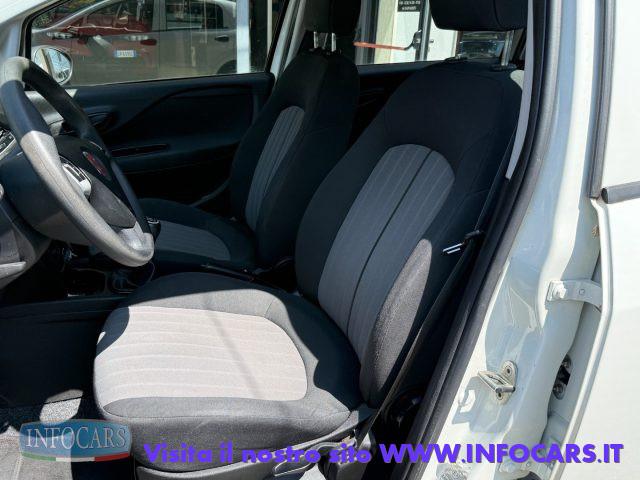 FIAT Punto 1.3 Multijet 95 CV Street